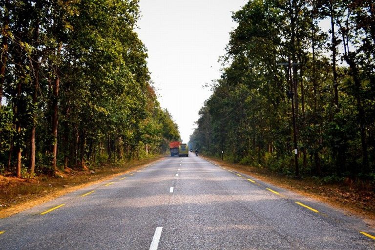 How to reach Chitwan?